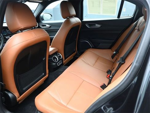 Used 2022 Alfa Romeo Giulia Ti image 14