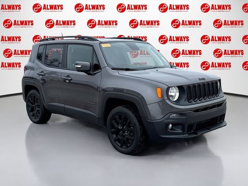 Used 2018 Jeep Renegade Altitude image 3