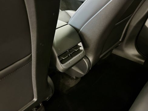 Used 2023 Tesla Model Y Performance image 27