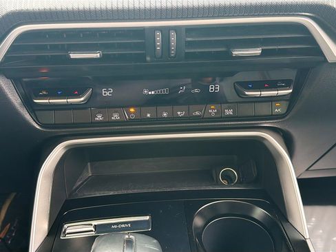 Used 2025 MAZDA CX-90 3.3 Turbo w/ Select Package image 23