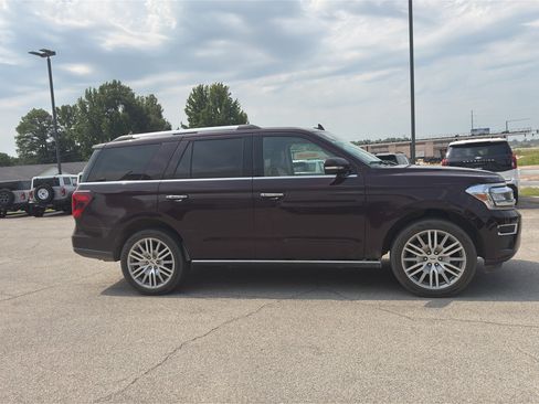 Used 2023 Ford Expedition Limited RWD image 6