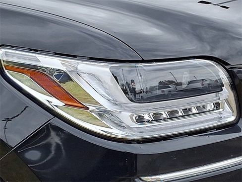 Used 2021 Lincoln Navigator Reserve image 29