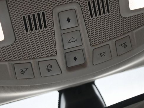 Used 2020 Ford Fusion SE image 18