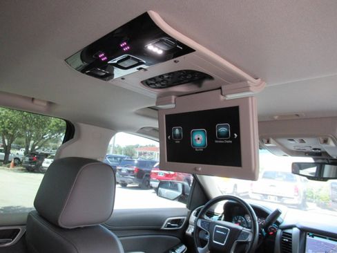 Used 2019 GMC Yukon Denali w/ Denali Ultimate Package RWD image 16