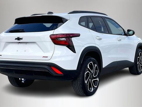 Used 2025 Chevrolet Trax RS w/ Sunroof Package image 5