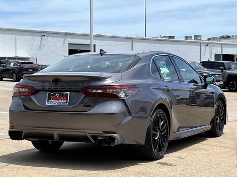 Used 2024 Toyota Camry XSE FWD image 4