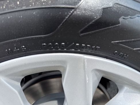 Used 2025 Chevrolet Malibu LT FWD image 32