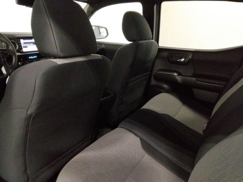 Used 2021 Toyota Tacoma TRD Off-Road image 34