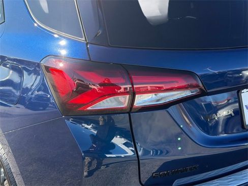 Used 2022 Chevrolet Equinox RS w/ RS Leather Package image 11