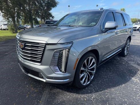 Certified 2026 Cadillac Escalade Platinum Luxury AWD/4WD image 12