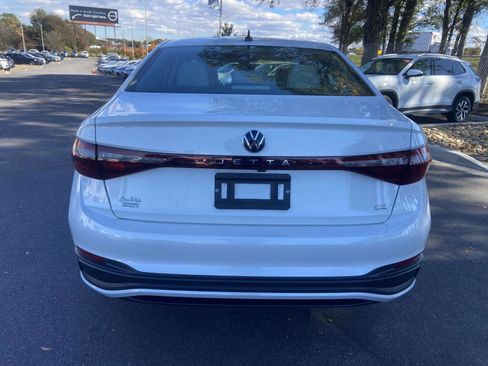 New 2026 Volkswagen Jetta SE image 8