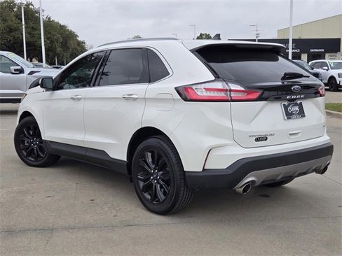 Used 2022 Ford Edge Titanium image 4
