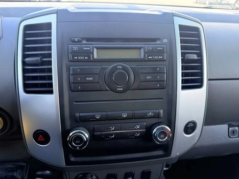 Used 2010 Nissan Frontier SE AWD/4WD image 11
