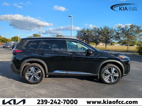 Used 2023 Nissan Rogue SL image 4