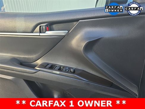 Used 2021 Toyota Camry SE image 12