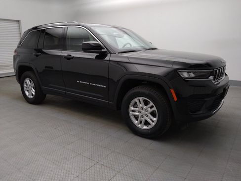 Used 2023 Jeep Grand Cherokee Laredo AWD/4WD image 11