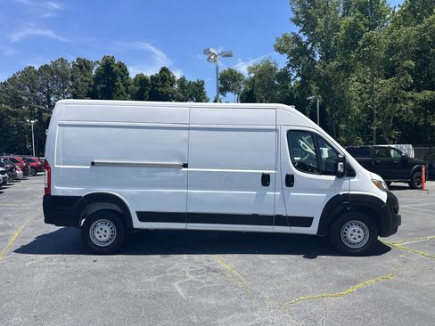Used 2025 RAM ProMaster 2500 w/ Convenience Group FWD image 10