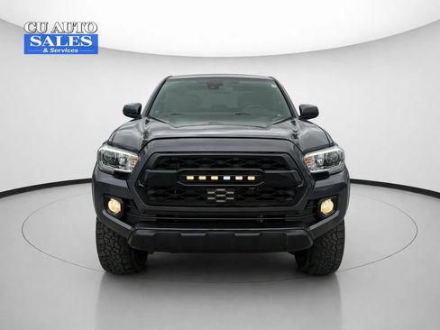 Used 2020 Toyota Tacoma TRD Off-Road w/ Technology Package AWD/4WD image 2