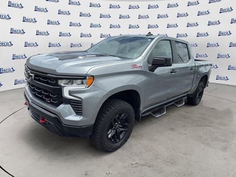 Used 2023 Chevrolet Silverado 1500 LT Trail Boss AWD/4WD image 3