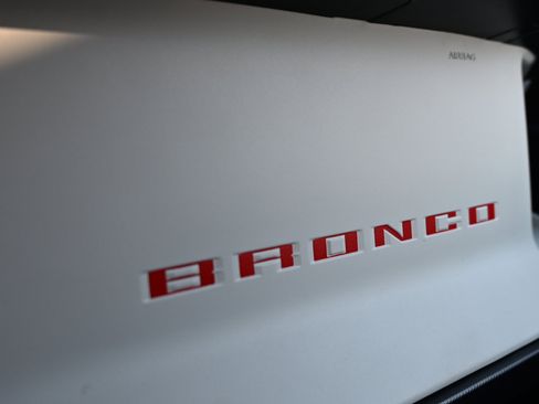 Used 2023 Ford Bronco Heritage Edition image 36