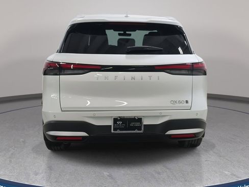 Certified 2026 INFINITI QX60 Luxe w/ Family Package image 6