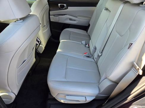 Certified 2024 Kia Sorento S w/ Panoramic Sunroof Package image 11