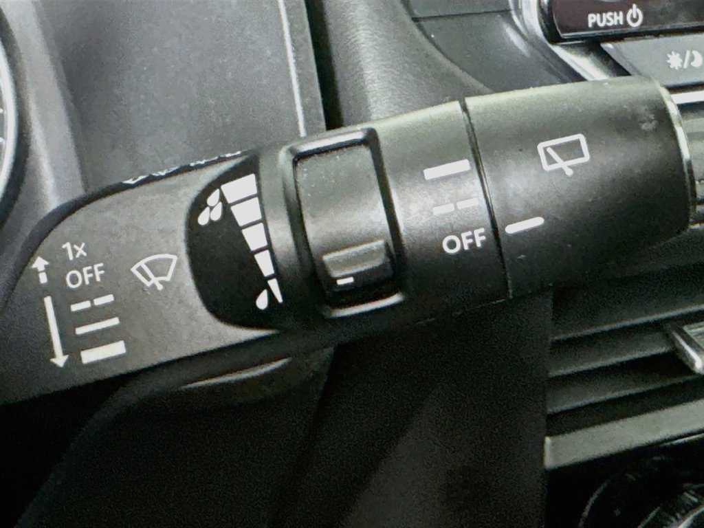 Used 2025 Nissan Rogue SV FWD image 16
