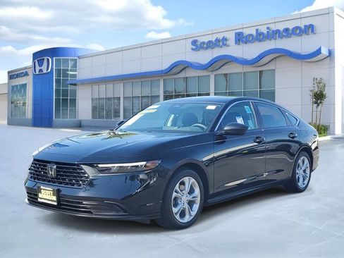 Used 2023 Honda Accord LX image 2