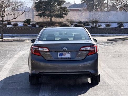 Used 2014 Toyota Camry LE image 4