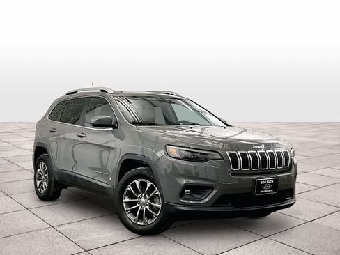 Used 2020 Jeep Cherokee Latitude Plus w/ Cold Weather Group AWD/4WD image 2