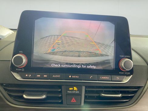 Used 2024 Nissan Altima 2.5 SV FWD image 25