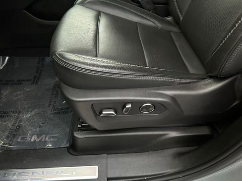 Certified 2025 GMC Yukon Denali image 13