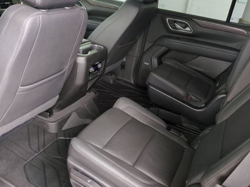 Used 2023 Chevrolet Tahoe Z71 w/ Luxury Package AWD/4WD image 13
