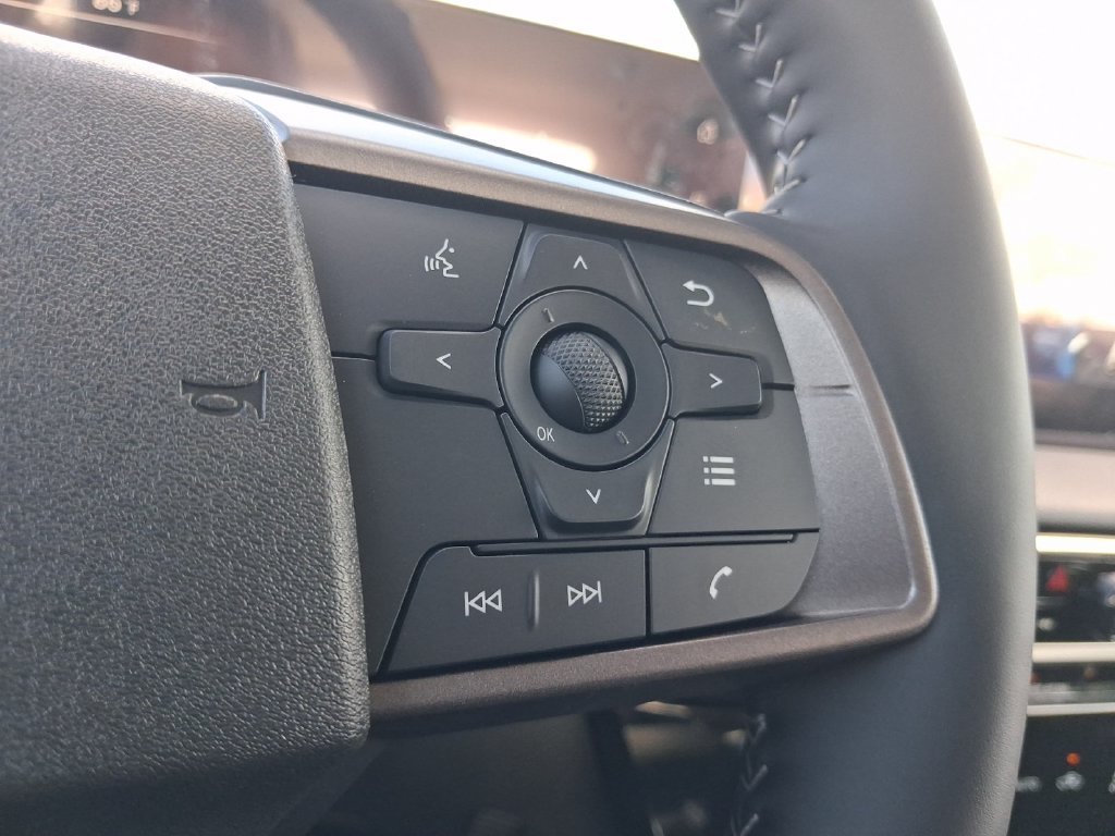 New 2027 Nissan Sentra SV FWD image 13