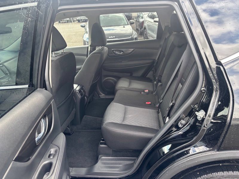 Used 2020 Nissan Rogue SV AWD/4WD image 10
