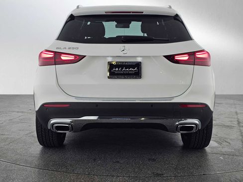 Used 2026 Mercedes-Benz GLA 250 image 4