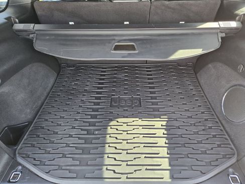 Used 2021 Jeep Grand Cherokee High Altitude image 40