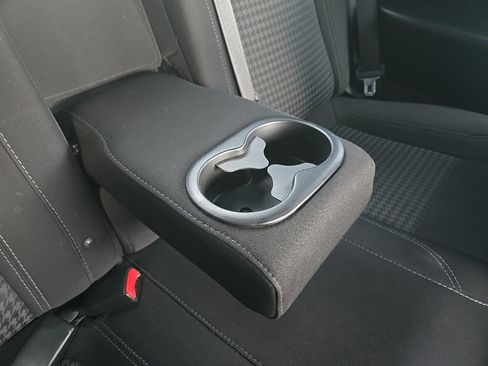 Used 2015 Dodge Challenger SXT w/ Sound Group image 71