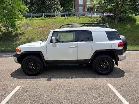 Used 2014 Toyota FJ Cruiser 4WD w/ Convenience Package image 25
