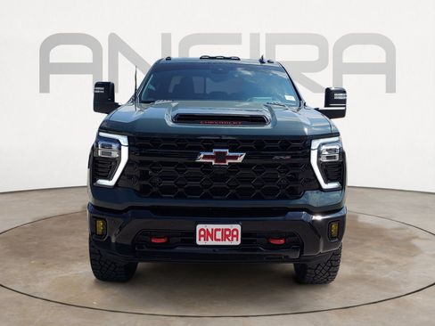 Used 2026 Chevrolet Silverado 2500 ZR2 AWD/4WD image 5