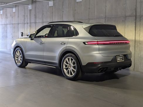 Certified 2025 Porsche Cayenne S image 3