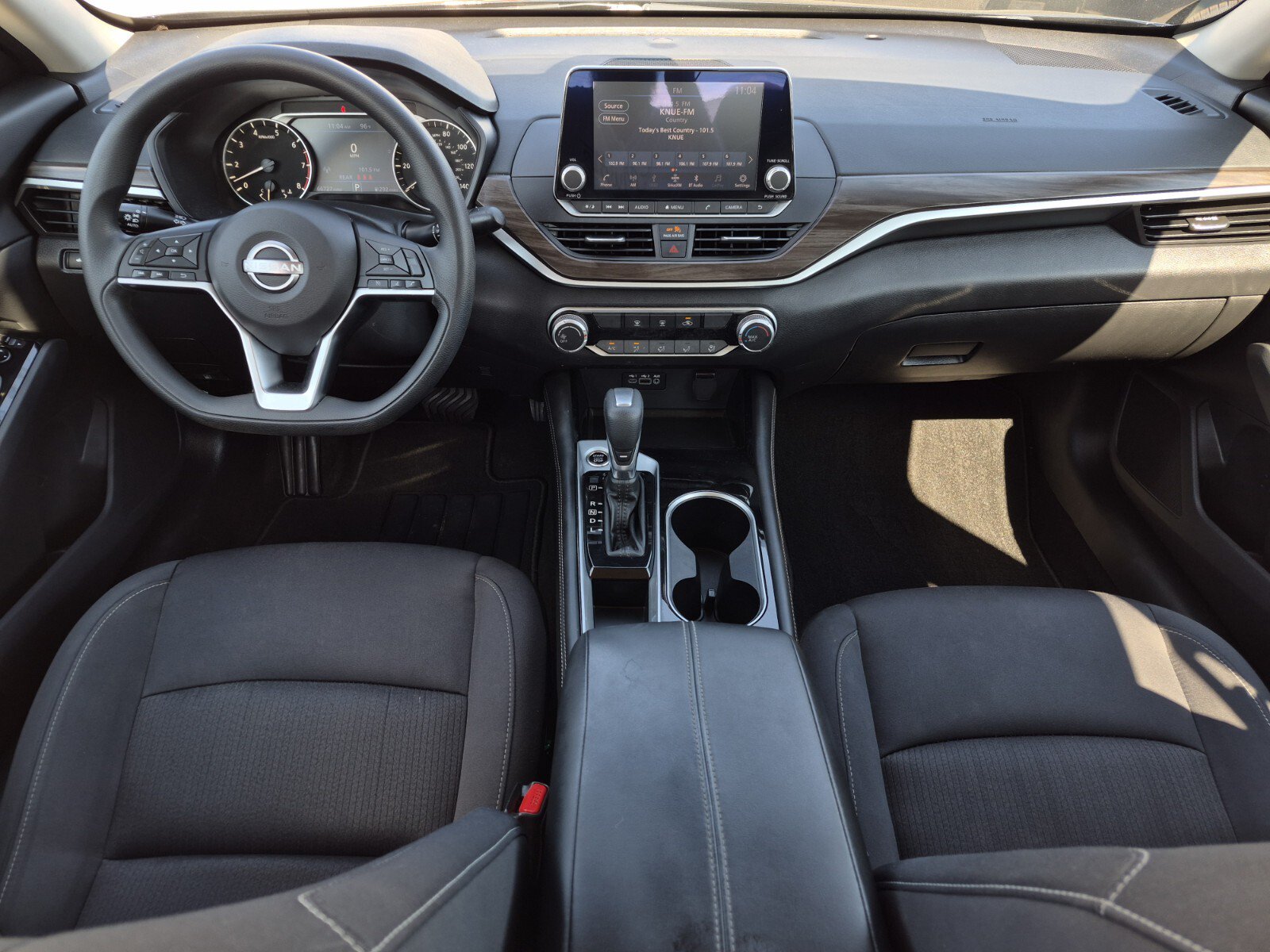 Used 2023 Nissan Altima 2.5 SV FWD image 18