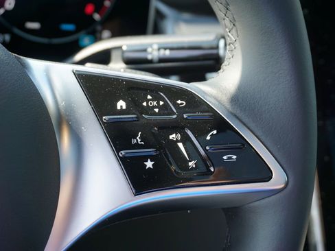 Certified 2025 Mercedes-Benz GLC 300 4MATIC image 27