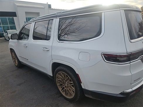 Used 2022 Jeep Grand Wagoneer Series III w/ Rear Seat Video Group 1 image 7