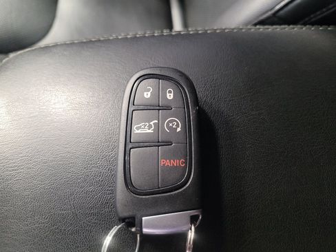 Used 2020 Jeep Cherokee Limited AWD/4WD image 32
