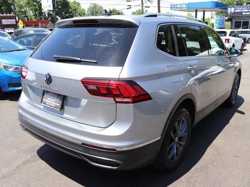 Used 2024 Volkswagen Tiguan SE FWD image 5