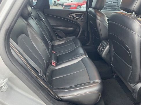 Used 2015 Chrysler 200 C w/ Navigation & Sound Group I image 15