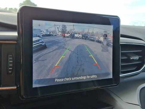 Used 2021 Ford Explorer XLT w/ Equipment Group 202A image 19