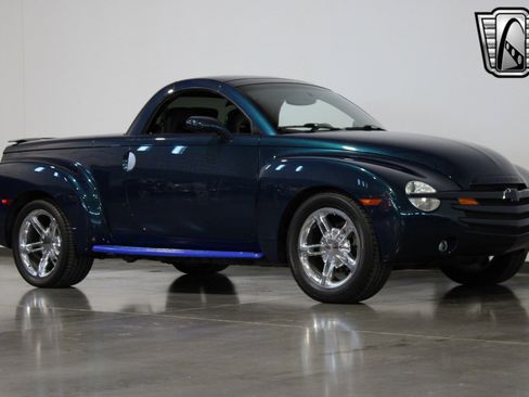 Used 2005 Chevrolet SSR w/ Preferred Equipment Group image 15