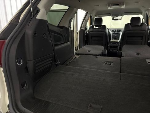 Used 2012 Chevrolet Traverse LT FWD image 15